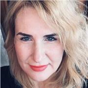Psicologa con specializzazione in psicoterapia impartisce lexioni di psicologia esclusivamente on line